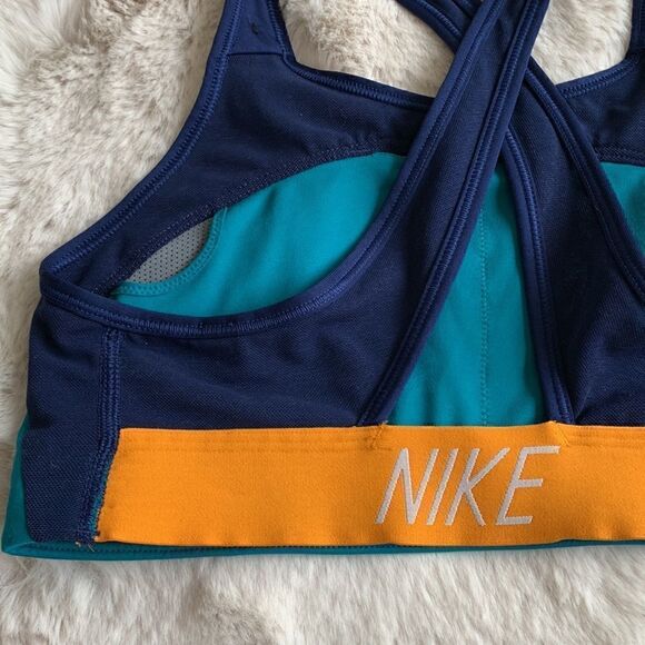 Nike Women's Pro Classic Swoosh Modern Dri-Fit Sports Bra Size Small - Picture 6 of 7